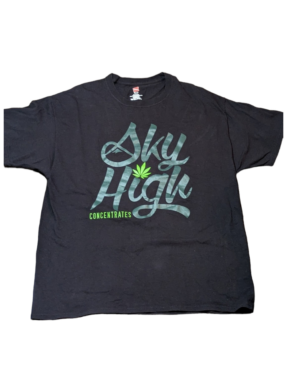 Sky High Graphic Tee Size XL Unisex Black With Green Leaf